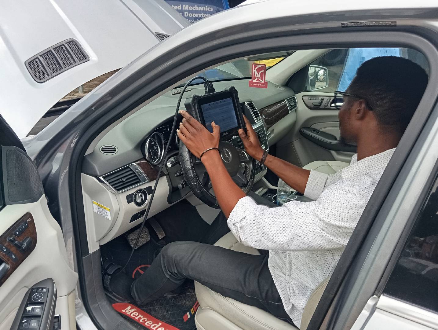 Mercedez benz expert mechanic in lagos Nigeria (2)