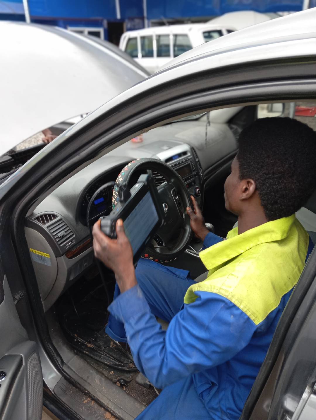 Carmedis - Auto Repair By The Best Mechanics in Lagos Vehicle Diagnostics